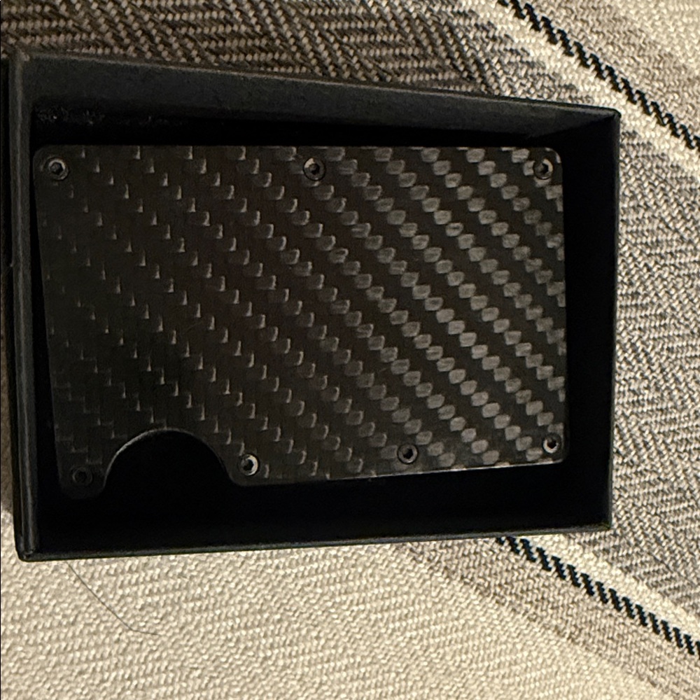 Carbon Fiber Pattern Money Clip - Picture 2 of 6